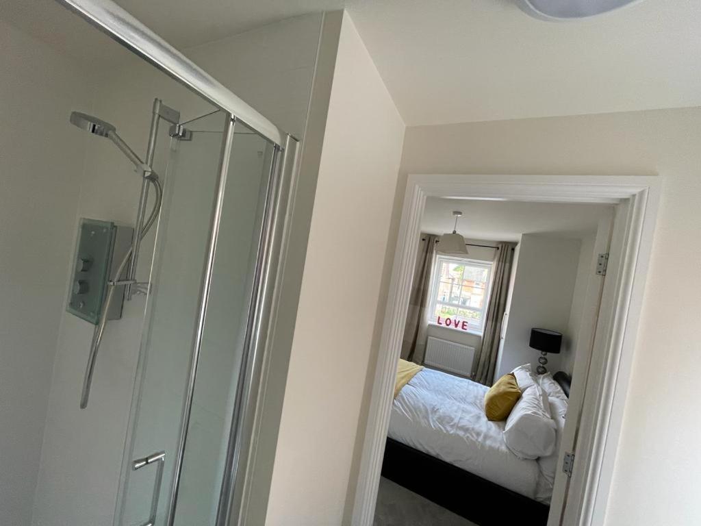 Stunning 3-Bed Risa House In Beeston Nottingham Exterior photo