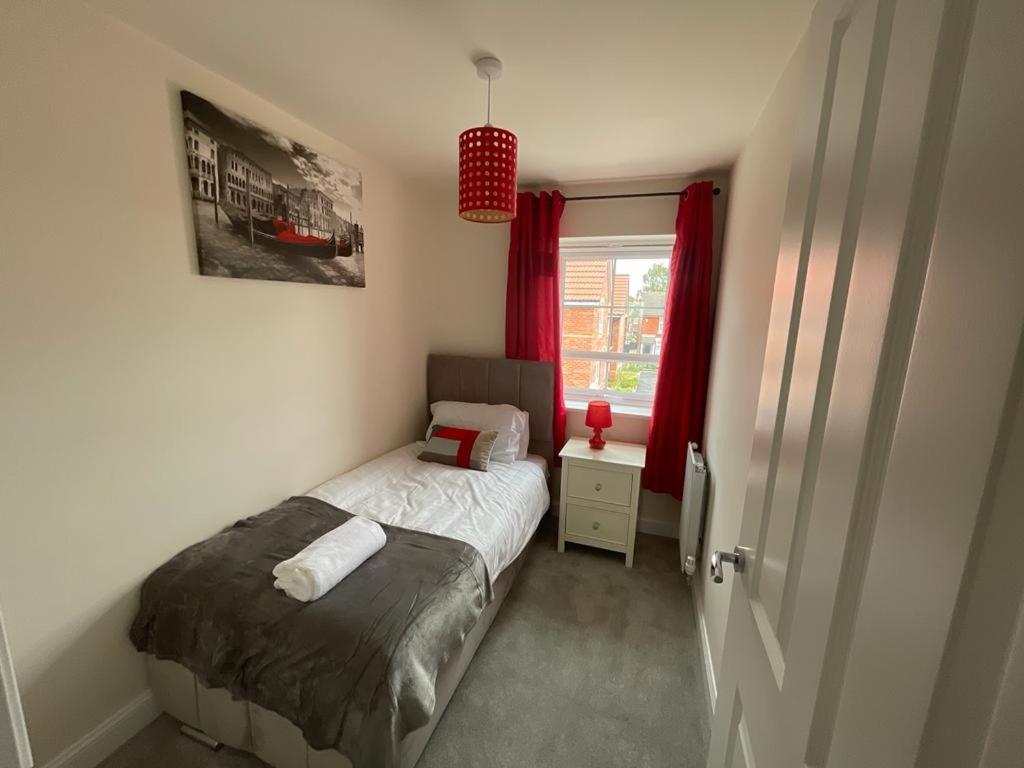 Stunning 3-Bed Risa House In Beeston Nottingham Exterior photo